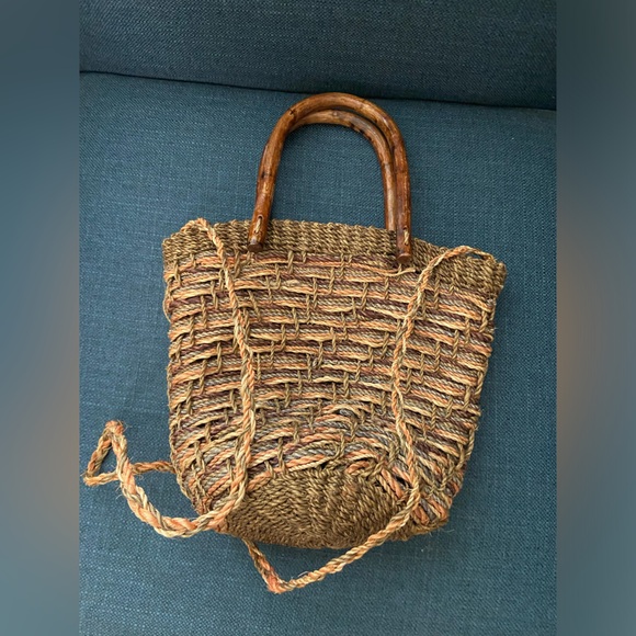 Woven Straw Basket Bag Purse Wood Round Handles & Crossbody Made In Philippines - Picture 7 of 11